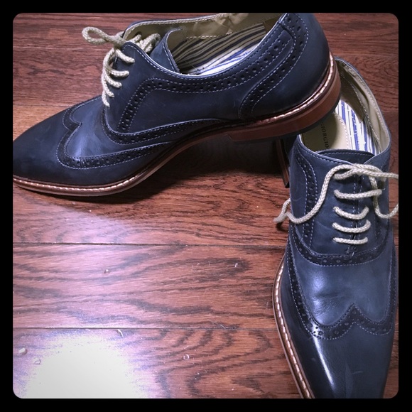 mens blue wingtip shoes